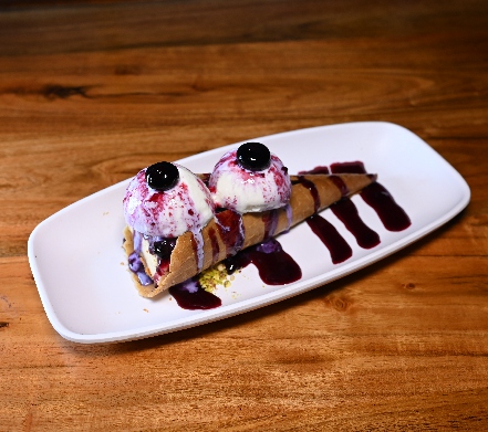 Blueberry Cheesecake Sundae from the Alake menu